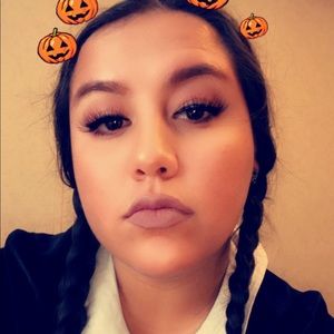 Meet your Posher, Sieana